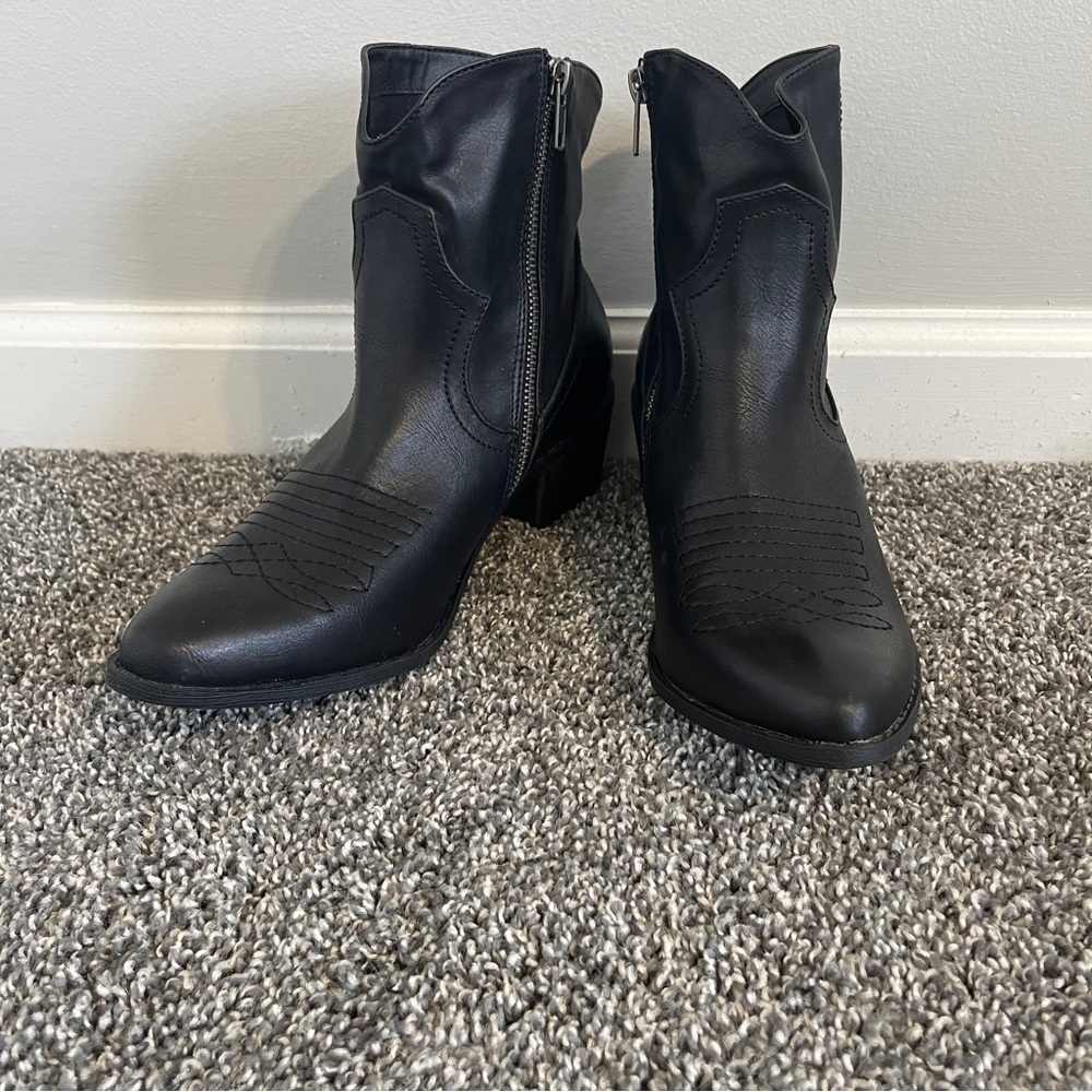 MIA Black Cowboy Ankle Booties Size 10 - Picture 2 of 10